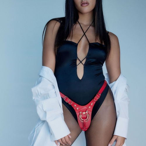 Трусики для страпону глянцеві червоного кольору Strap-On-Me Leatherette Harness Fabulous розмір One Size - 2