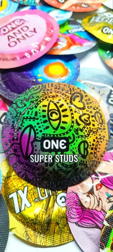 Презервативы с точечной структурой ONE Super Studs 1 шт - 5