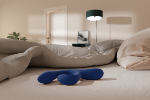 Вибратор с отростком для клитора синего цвета с управление со смартфона We Vibe Nova 2 - 26