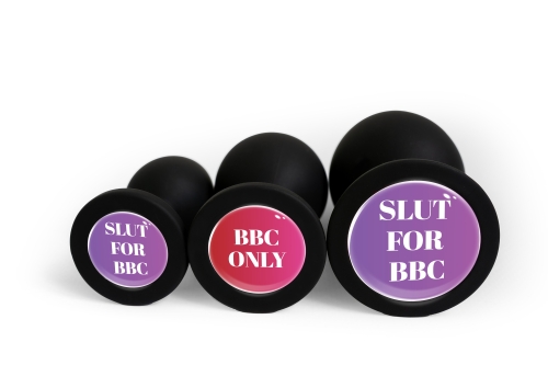 Анальная пробка металлическая серебристая с надписью Slut for BBC OKOVA размер L - 4