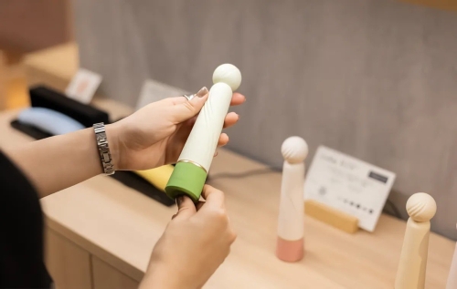 Вибратор рельефный джля интимных зон голубой Iroha Minamo Tenga - 9