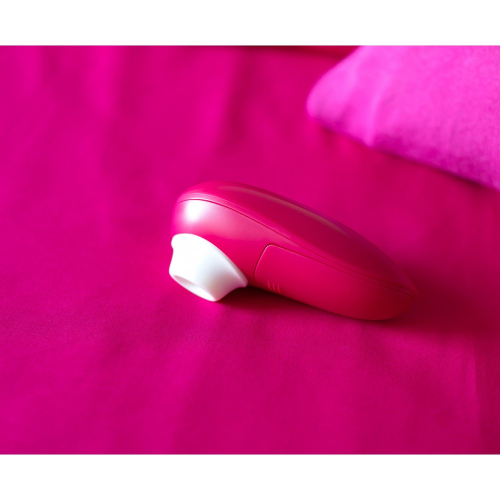 Вакуумний кліторальний стимулятор червоного кольору WOMANIZER Mini Wine - 8