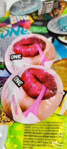 Презервативы ONE Bubblegum с ароматом и вкусом жвачки по 1 шт - 4