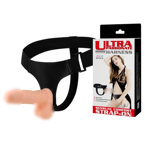 Страпон на чорних трусиках зі змінним фалоімітатором Ultra passionate Harness Strap-on - 1