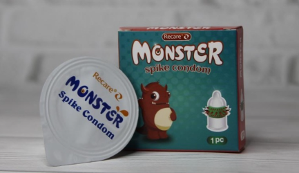 Презерватив прозрачного цвета с зелено красными усиками Recare Monster 1штука - 3