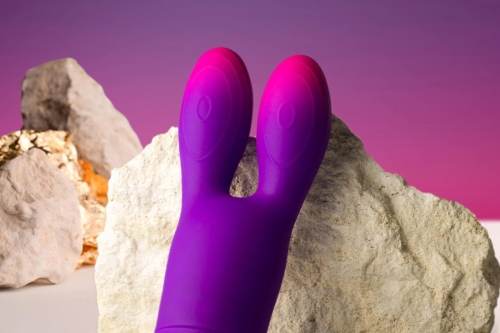 Вибратор для стимуляции клитора фиолетового цвета Rocks Off Glo Girl Bunny - 5