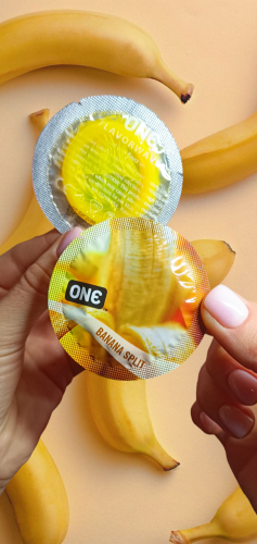 Презервативи ONE Banana Split з ароматом і смаком банана по 1 шт - 1