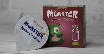 Презерватив с усиками и шариками розового цвета с зеленым Recare Monster 1штука - 2