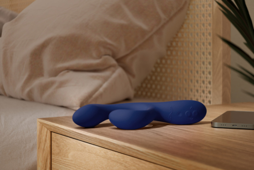 Вибратор с отростком для клитора синего цвета с управление со смартфона We Vibe Nova 2 - 28