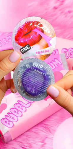 Презервативы ONE Bubblegum с ароматом и вкусом жвачки по 1 шт - 1