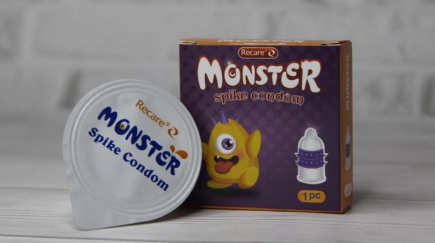 Презерватив прозрачного цвета с фиолетовыми усиками Recare Monster Boo 1штука - 2