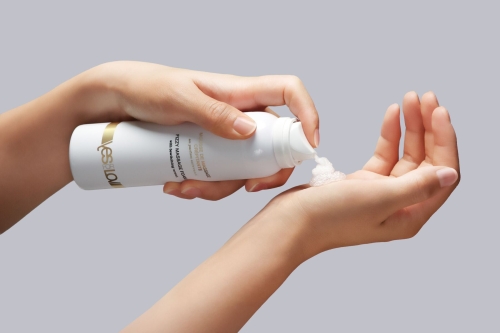 Масажна піна аромат деревний та пряний YESforLOV FIZZY MASSAGE FOAM with bewitching scent 150 мл - 4
