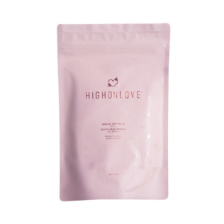 Розовая соль для ванны HighOnLove Sensual Bath Salt 500 г 