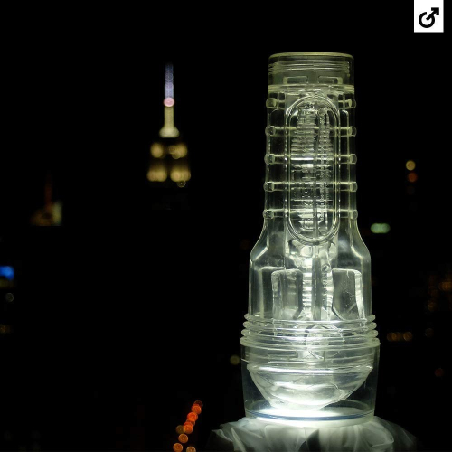 Мастурбатор в колбе вагина из киберкожи прозрачного цвета Fleshlight Ice Lady - 6