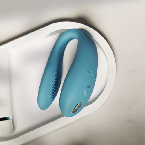 Смарт вибратор для пар силиконовый голубого цвета We Vibe Sync Go Light - 8